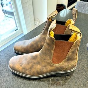 Almost new Mens Blundstone US size 11.5